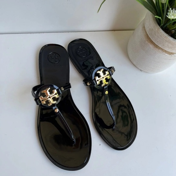 TORY BURCH🍂🍁black jelly sandals SIZE 7 womens - Picture 2 of 8